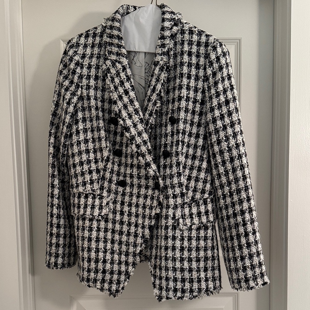 White House Black Market Studio Blazer in Black and White houndstooth